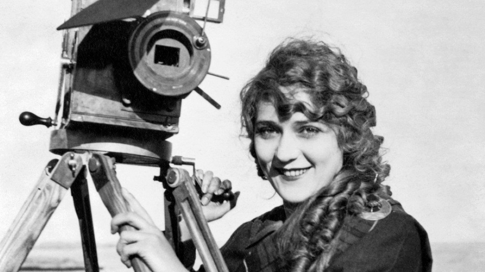 THIS IS NO GAME FOR LITTLE GIRLS? WOMEN IN THE BEGINNINGS OF CINEMATOGRAPHY.